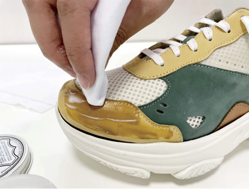 1-3.清潔保養乳輕輕擦拭