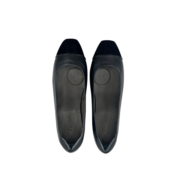 真皮撞色百搭低跟鞋